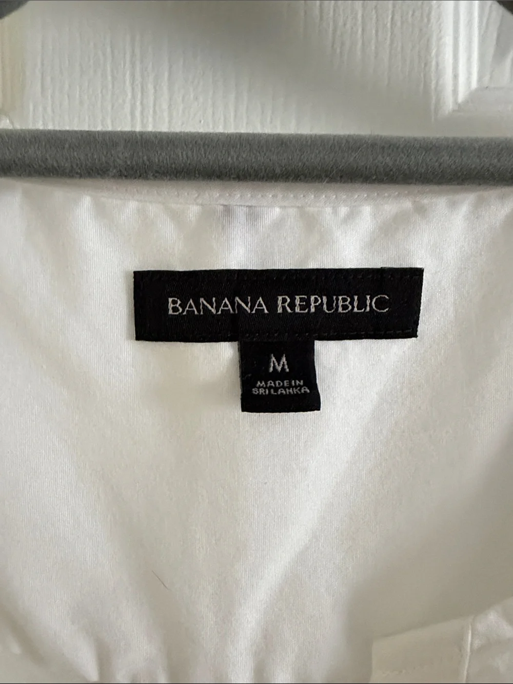 Banana Republic White V-Neck Puff Sleeve Blouse - size Medium - Picture 2 of 8